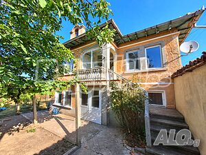 Къща с голям двор и стопански постройки в с. Никюп 2 - storey 110 sq. m. built-up area | Houses / Villas | Nikyup