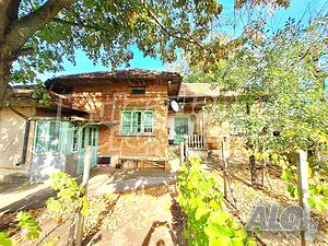 Масивна тухлена къща в добро състояние в с. Павел 1 - storey 90 sq. m. built-up area | Houses / Villas | Pavel