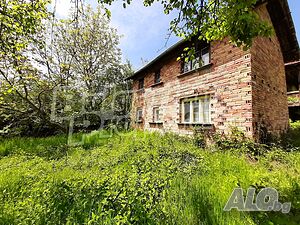 Селски имот с потенциал близо до Ловеч 1 - storey 72 sq. m. built-up area | Houses / Villas | Gorno Pavlikene