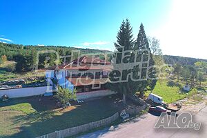 Триетажен мотел с голям двор на главен път в село Белчин 1583 sq. m. Ready (finished) Brick | Hotels, Motels | Belchin