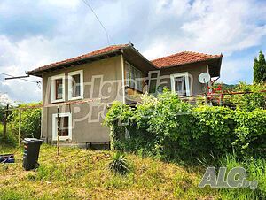 Къща с двор и стопанска постройка в планинско село 2 - storey 126 sq. m. built-up area | Houses / Villas | Ravnovo