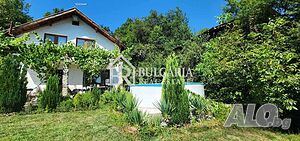 Продава се масивна къща във вилната зона на с. Цацаровци, Софийска област 58 sq. m. built-up area 868 sq. m. courtyard | Houses / Villas | Tsatsarovtsi