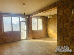 Продавам 4-стаен апартамент, център, Варна Large 100 sq. m. Brick 1989 y. 3 floor Not last | Apartments | Center Varna