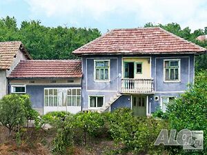 ЕКСКЛУЗИВНО! Просторна двуетажна къща, с гараж и стопански постройки, в с. Страхилово 120 sq. m. built-up area 1100 sq. m. courtyard | Houses / Villas | Strahilovo