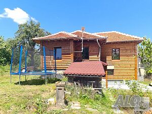 Реновирана двуетажна къща с лятна кухня и панорамна гледка в с. Бадевци, на 35 км. от Велико Търново 2 - storey 96 sq. m. built-up area 1100 sq. m. courtyard | Houses / Villas | Badevtsi