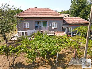 Къща с огромен двор, стопански постройки и кладенец в с. Долна Липница, 45 мин. от Велико Търново 2 - storey 126 sq. m. built-up area 3250 sq. m. courtyard | Houses / Villas | Dolna Lipnitsa
