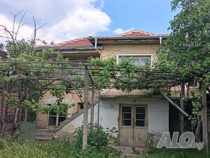 Продава КЪЩА с дворно място от 515 кв.м. в гр. Мъглиж 2 - storey 118 sq. m. built-up area 515 sq. m. courtyard | Houses / Villas | Maglizh