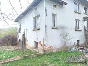 Публична продан от ЧСИ на Къща с парцел в с. Борима село Борима 1510 sq. m. built-up area | Houses / Villas | Borima