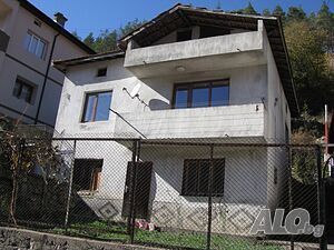 Публична продан от ЧСИ на Парцел с къща в гр. Мадан гр. Мадан, ул. Орфей № 74 21 sq. m. built-up area | Houses / Villas | Madan
