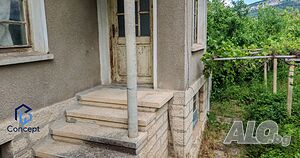 Продава се имот в с. Мадара 2 - storey 102 sq. m. built-up area 1008 sq. m. courtyard | Houses / Villas | Madara