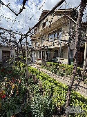 Масивна двуетажна къща с. Калояново 2 - storey 200 sq. m. built-up area 630 sq. m. courtyard | Houses / Villas | Kaloyanovo