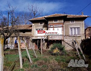 Къща с двор и кладенец за продажба в с. Михалци 1 - storey 80 sq. m. built-up area 1550 sq. m. courtyard | Houses / Villas | Mihaltsi