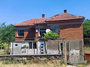 Голяма къща 2 - storey 100 sq. m. built-up area 950 sq. m. courtyard | Houses / Villas | Lesovo