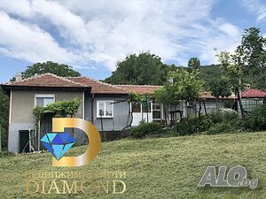 Едноетажна къща в село Ефрем 1 - storey 80 sq. m. built-up area 1300 sq. m. courtyard | Houses / Villas | Efrem