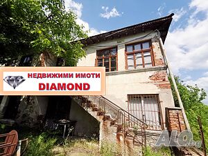 Къща на два етажа в село Бяло поле 2 - storey 180 sq. m. built-up area 1000 sq. m. courtyard | Houses / Villas | Byalo pole