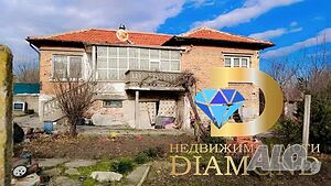 Двуетажна къща в село Бяло поле, общ. Опан 2 - storey 120 sq. m. built-up area 4000 sq. m. courtyard | Houses / Villas | Byalo pole