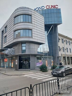 160 евро/мес Салон за красота под наем в Даймонд Клиник отдава под наем кабинети Регистрирани в РЗИ Shop Office Medical office Beauty salon Sports Other Beauty salon (work place) 15 sq. m. First floor | Shops, Offices | Tsentar Haskovo