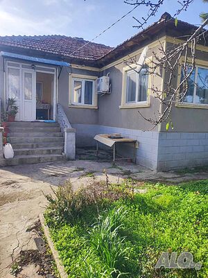 Село Ваклино-къща за живеене 1 - storey 78 sq. m. built-up area 1502 sq. m. courtyard | Houses / Villas | Vaklino