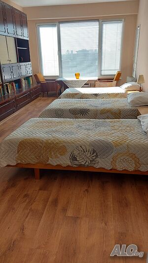 Тристаен апартамент в центъра за настаняване на работници 1-Bedroom 80 sq. m. Furnished Last floor | Apartments | Center Dobrich