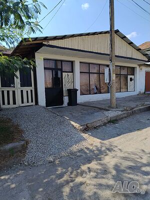 Продавам къща 2 - storey 200 sq. m. built-up area 770 sq. m. courtyard | Houses / Villas | Byala