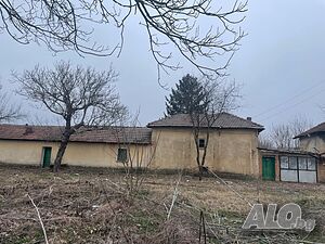 Къща в с Каменец 1 - storey 130 sq. m. built-up area 2000 sq. m. courtyard | Houses / Villas | Плевен Kamenets