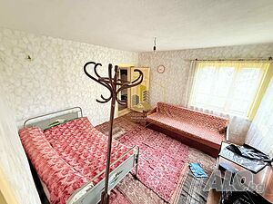 Тухлена къща с голям двор в с. Пленемир, Добричко 1 - storey 100 sq. m. built-up area 2400 sq. m. courtyard | Houses / Villas | Plenimir