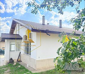 Уникална Тухлена къща в кв. Рилци 1 - storey 180 sq. m. built-up area 600 sq. m. courtyard | Houses / Villas | Riltsi Dobrich