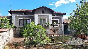 Самостоятелна къща с парцел село Лесичово 1 - storey 96 sq. m. built-up area 592 sq. m. courtyard | Houses / Villas | Lesichovo