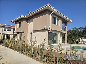 Двуетажна къща с три спални 2 - storey 176 sq. m. built-up area 370 sq. m. courtyard | Houses / Villas | Veselie