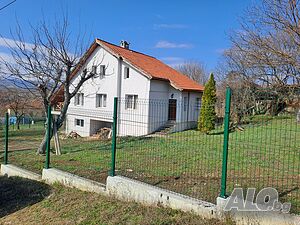 Масивна къща с РЗП 344 кв.м и двор 1293 кв.м - на 60 км от София 2 - storey 344 sq. m. built-up area 1293 sq. m. courtyard | Houses / Villas | Dzhurovo