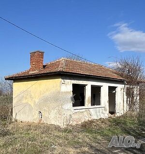 Двор със стара къща в с. Полско Пъдарево 1 - storey 60 sq. m. built-up area 800 sq. m. courtyard | Houses / Villas | Polsko Padarevo