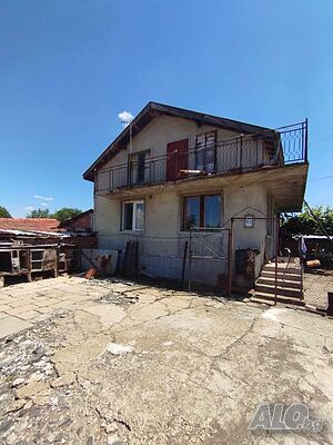 Двуетажна къща с двор в село Миладиновци. Коментар! 2 - storey 100 sq. m. built-up area 4000 sq. m. courtyard | Houses / Villas | Miladinovtsi