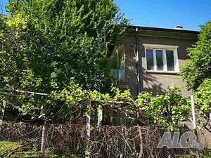 Двуетажна къща с двор и гараж в гр. Берковица, обл. Монтана 2 - storey 205 sq. m. built-up area 355 sq. m. courtyard | Houses / Villas | Berkovitsa