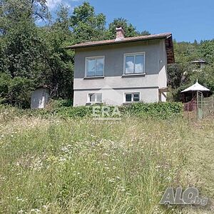 ЕРА Фаворит продава ексклузивно дворно място с къща в с. Горна Мелна 2 - storey 60 sq. m. built-up area 300 sq. m. courtyard | Houses / Villas | Gorna Melna