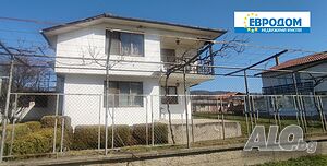 Масивна двуетажна къща с двор и селскостопанска сграда 2 - storey 284 sq. m. built-up area 850 sq. m. courtyard | Houses / Villas | Kaloyanovo