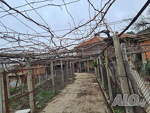 масивна двуетажна къща 2 - storey 112 sq. m. built-up area 1200 sq. m. courtyard | Houses / Villas | Gavrailovo