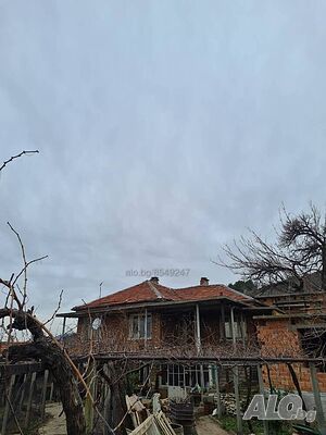 масивна двуетажна къща 2 - storey 112 sq. m. built-up area 1200 sq. m. courtyard | Houses / Villas | Gavrailovo