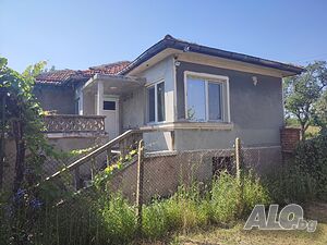 Продава къща от СОБСТВЕНИК 1 - storey 72 sq. m. built-up area 1850 sq. m. courtyard | Houses / Villas | Meden kladenets