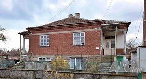 Двуфамилна къща - Нова намалена цена 2 - storey 240 sq. m. built-up area 1000 sq. m. courtyard | Houses / Villas | Sarnevo