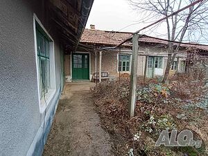 Голяма къща с двор, Ришки проход, панорамен имот, добра локация 1 - storey 186 sq. m. built-up area 1180 sq. m. courtyard | Houses / Villas | Rish