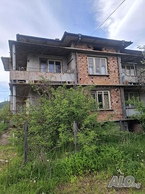 Продавам къща на два етажа и гараж в с. Вонеща вода 2 - storey 119 sq. m. built-up area 880 sq. m. courtyard | Houses / Villas | Voneshta voda