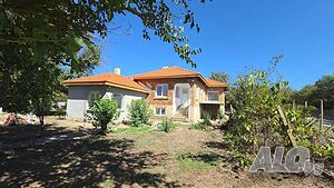Двуетажна къща 120м2, двор 2340м2, намалена цена 69999 евро, Червенци 2 - storey 120 sq. m. built-up area 2340 sq. m. courtyard | Houses / Villas | Cherventsi