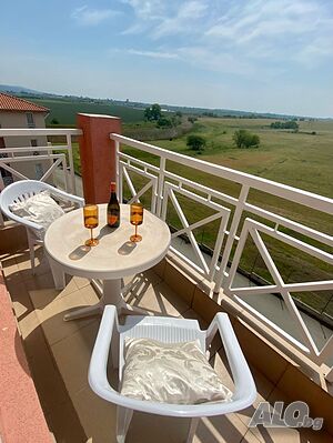 Компактен двустаен с невероятна зелена гледка към полето 1-Bedroom 48 sq. m. Brick 2006 y. 3 floor Last floor | Apartments | Sunny Beach (resort)