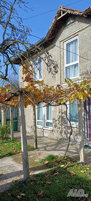 Продавам къща 2 - storey 150 sq. m. built-up area 1000 sq. m. courtyard | Houses / Villas | Център Draganovets
