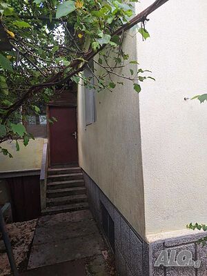 Къща във Владо Тричков 1 - storey 100 sq. m. built-up area 400 sq. m. courtyard | Houses / Villas | Vlado Trichkov