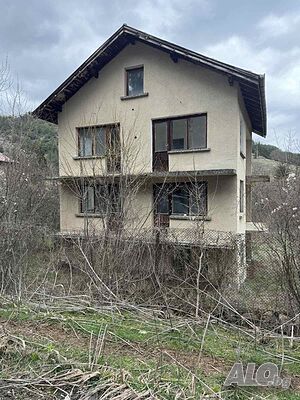 Голяма къща в с. Ябланица, общ. Своге 3 - storey 177 sq. m. built-up area 1000 sq. m. courtyard | Houses / Villas | Yablanitsa