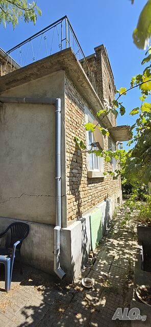 Къща гр. Каспичан 2 - storey 100 sq. m. built-up area 525 sq. m. courtyard | Houses / Villas | център Kaspichan