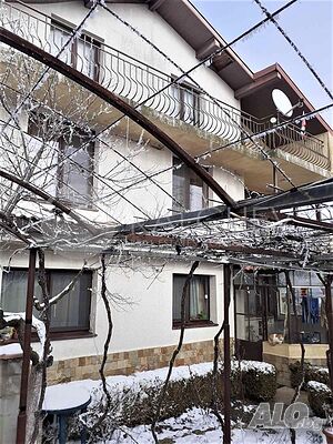 Триетажна къща на 20 км от Варна 3 - storey 250 sq. m. built-up area 700 sq. m. courtyard | Houses / Villas | Levski