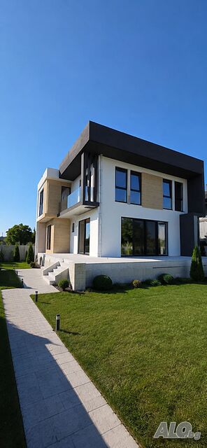 203 кв.м РЗП 490 кв.м двор 203 sq. m. built-up area 490 sq. m. courtyard | Houses / Villas | Golyanovtsi