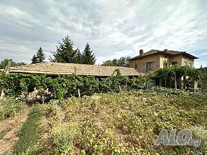 Къща за продажба в село Дъскот 2 - storey 100 sq. m. built-up area 2640 sq. m. courtyard | Houses / Villas | Daskot